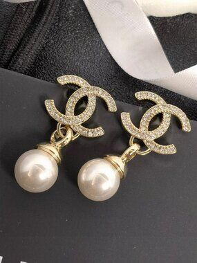 Chanel pearl earrings  Authentic